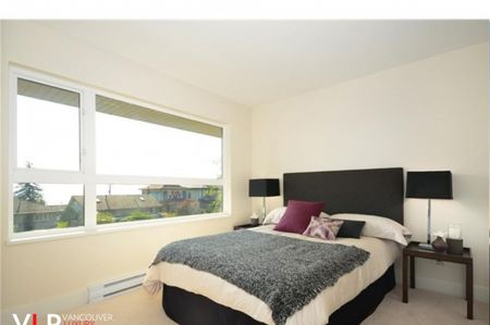 Duplex in North Vancouver, BC - Photo 2