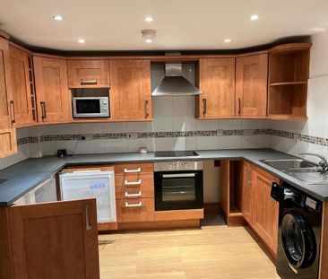 2 bedroom ground floor flat to rent - Photo 3