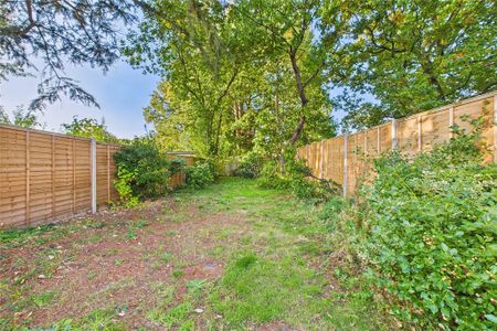 2 bedroom semi-detached house to rent - Photo 3