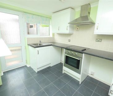 2 bedroom semi-detached house to rent - Photo 4