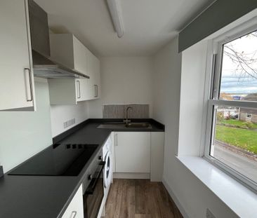 Dove Bank, Uttoxeter - Photo 3