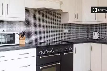 6-bedroom apartment for rent in Esker North, Dublin - Photo 5