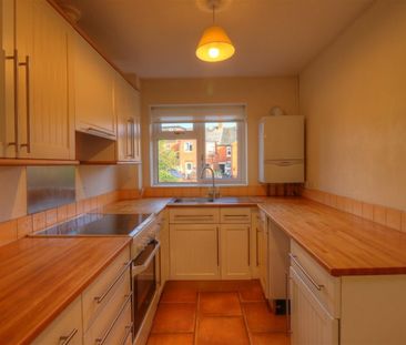 Greenhill Gardens, Evesham - Photo 1
