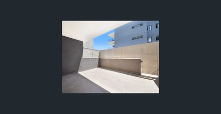 One Bedroom Apartment with Large Courtyard - Photo 5