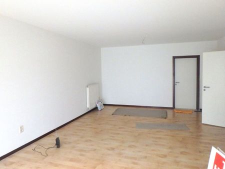 Ruim1 slaapkamer appartement met garage - Photo 5