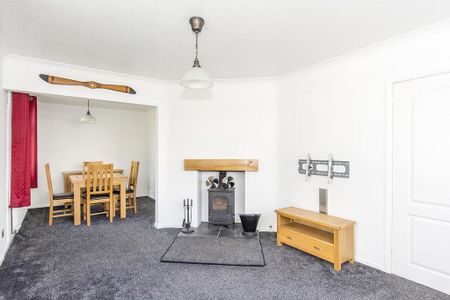 3 bedroom semi-detached house to rent - Photo 2