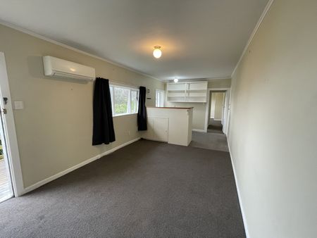 Cozy 1-Bedroom Flat in Melrose - Photo 3
