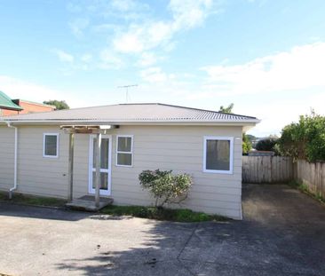 Easy Living - Photo 1