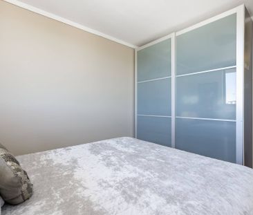 Elevated Living with Panoramic Mosman Park Views - Photo 6