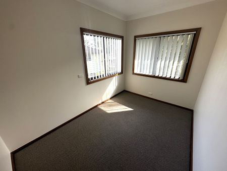 Lakeside Family Home - Photo 3