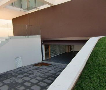 4 Bedroom House with swimming pool, Carnaxide, Oeiras - Photo 6