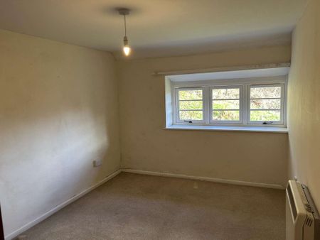 A character three bedroom Cottage in a peaceful location forming part of the Trebartha Estate to let on an Assured Shorthold Tenancy for an initial period of 12 - Photo 2