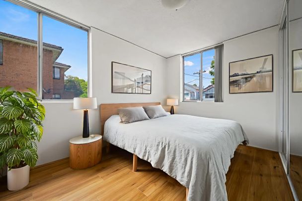 Sundrenched With Extra Large Proportions - Photo 1