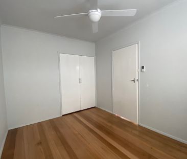 Renovated Two Bedroom Delight! - Photo 2