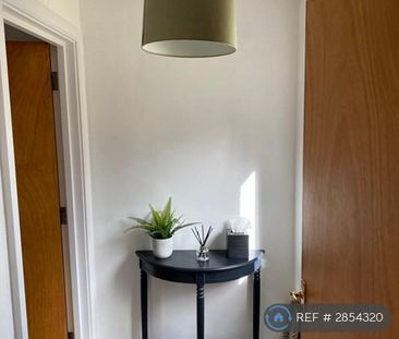 1 bedroom semi-detached house to rent - Photo 4