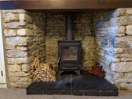 2 bedroom semi-detached house to rent - Photo 3