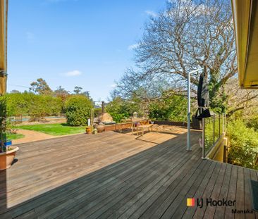 6 Hamelin Crescent, Narrabundah ACT, Belconnen - Photo 4