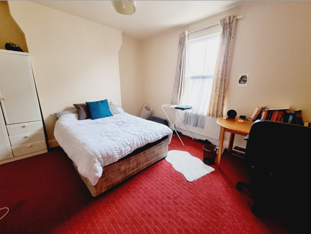 4 Bed Student Accommodation - Photo 3