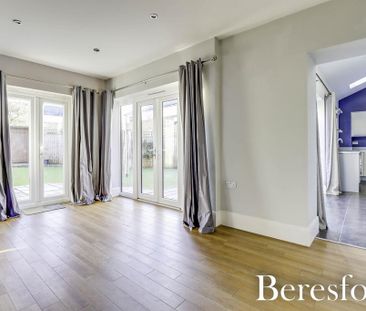 3 bedroom end of terrace house to rent - Photo 2