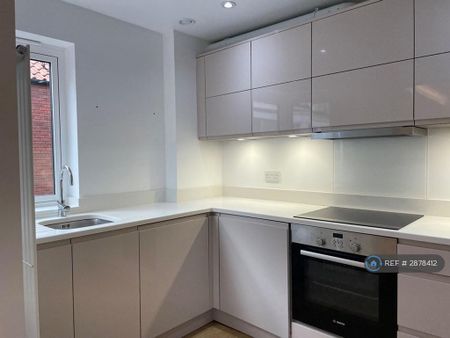 3 bedroom maisonette to rent - Photo 5