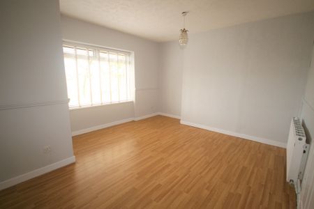 Gantock Crescent, 2 Bedroom Unfurnished Apartment, Cranhill – Available 07/11/2025 - Photo 4