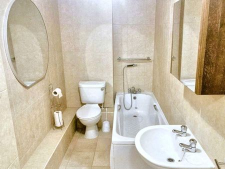 3 bed apartment to rent in NE33 - Photo 3