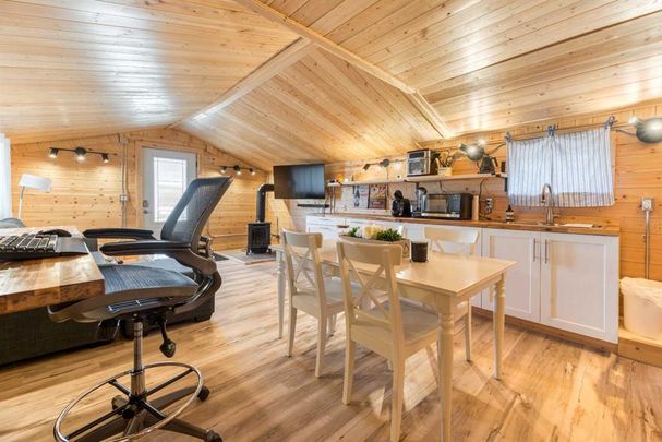 Beautiful Cozy Home For Rent In High River. - Photo 1