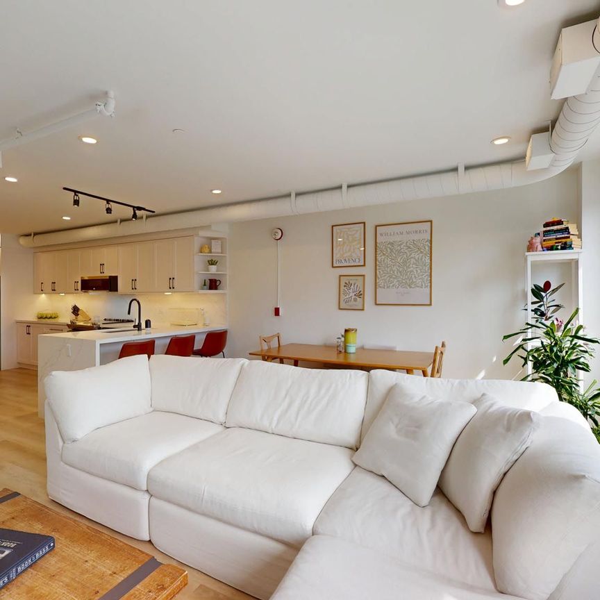 For Lease - 656 Annette Street Unit# 201, Toronto, Ontario - Photo 1