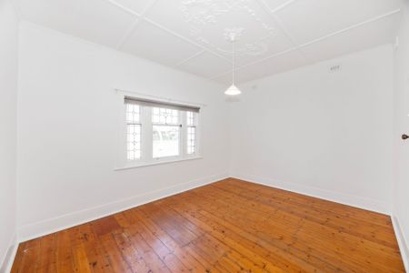 Cosy 2-Bedroom Cottage - Photo 5