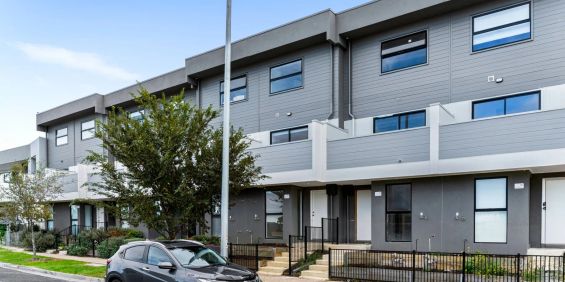 Brand-New Three-Level Townhouse in a Convenient Werribee - Photo 3
