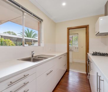 BEAUTIFULLY RENOVATED 2 BED UNIT - Photo 5