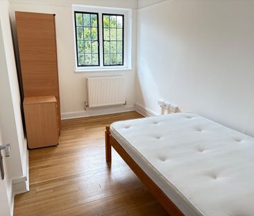 Room in a Shared House, Very Near The Common Area, W5 - Photo 2