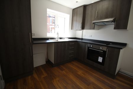2 Bed Student Accommodation - Photo 2
