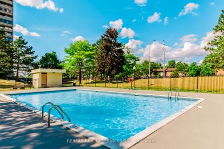 18 Knightsbridge Road #304 - Photo 5