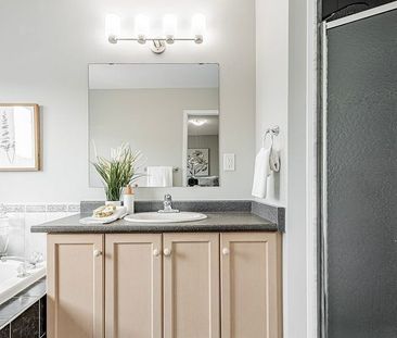 For Lease - 215 Equator Crescent, Vaughan, Ontario - Photo 6