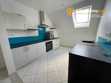 Location Appartement 2 pièces 38m² LA GUERCHE DE BRETAGNE 35130 - Photo 2