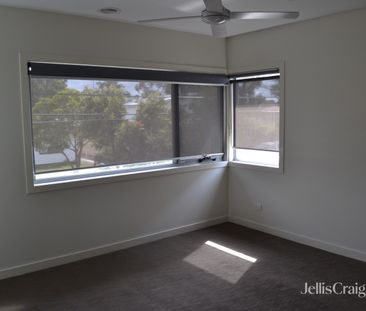 57 Primula Avenue, Brooklyn VIC 3012 - House For Rent | Domain - Photo 6