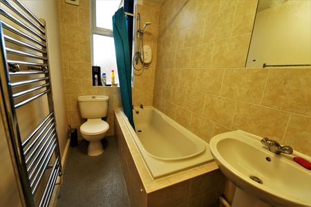 Flat 2, Old Nottingham Arms, NG7 3DN, NOTTINGHAM - Photo 4