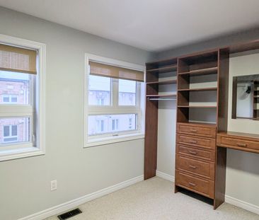 For Lease - 22 Market Garden Mews, Toronto, Ontario - Photo 2