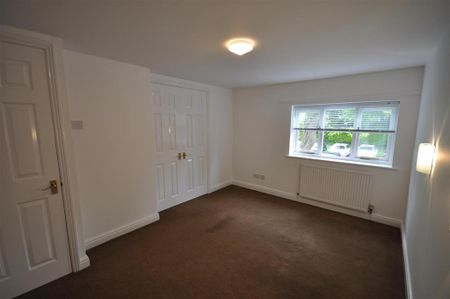 2 bedroom mews to rent - Photo 4