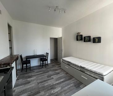 Reims Beau studio meublé centre ville - Photo 1