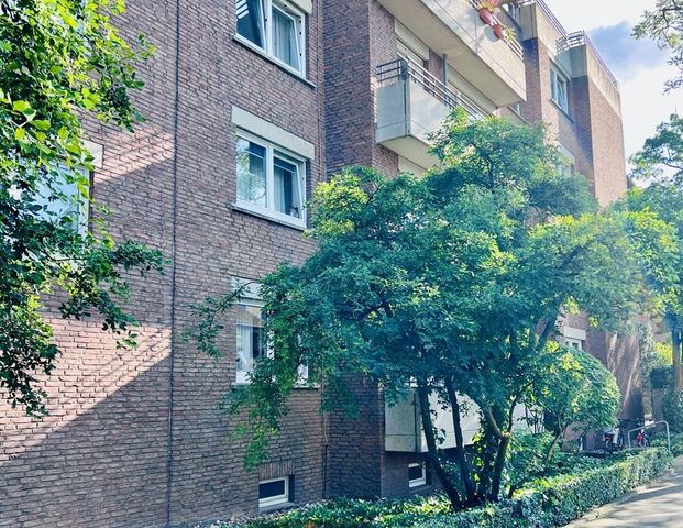 Gepflegte, voll möblierte 4-Zimmer-Wohnung mit Balkon – Nähe Nordpark - Photo 1