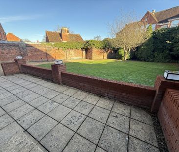 3 bedroom semi-detached house to rent - Photo 2