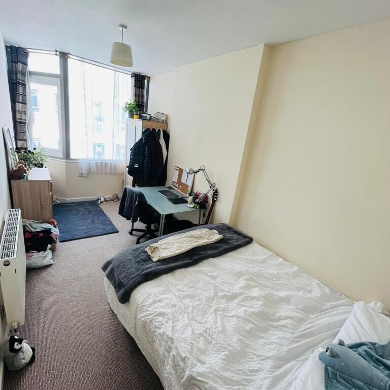 4 bedroom house share to rent - Photo 1