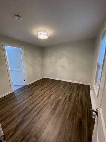 For Lease - 109 Waterloo Street Unit# Main, Kitchener, Ontario - Photo 3