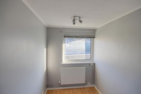 3 bedroom terraced house to rent - Photo 2