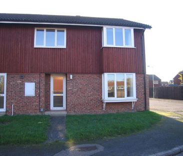 4 bedroom semi-detached house to rent - Photo 1