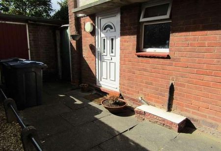 Kingsbury Road, Erdington, Birmingham, West Midlands, B24 - Photo 3