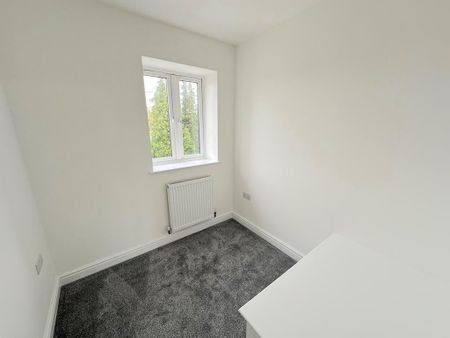 3 bedroom semi-detached house to rent - Photo 5