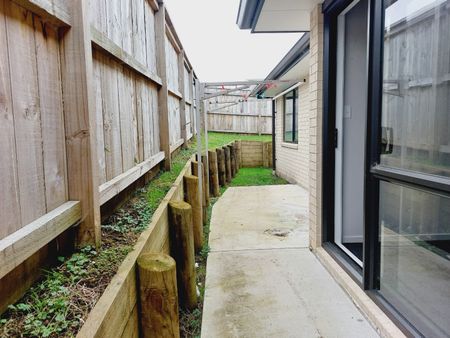 Spacious 4-Bedroom Family Home with Stunning Rural Views – Pokeno - Photo 5